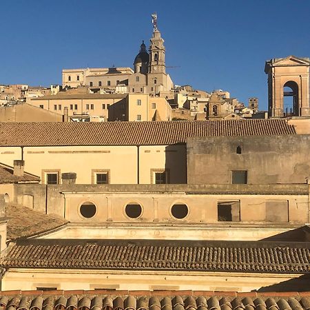 Il Piccolo Attico Bed & Breakfast Caltagirone Exterior photo