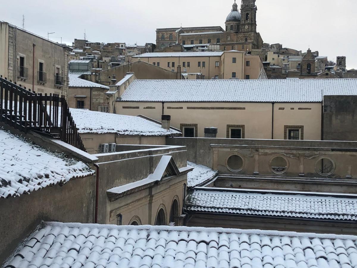 Il Piccolo Attico Bed & Breakfast Caltagirone Exterior photo