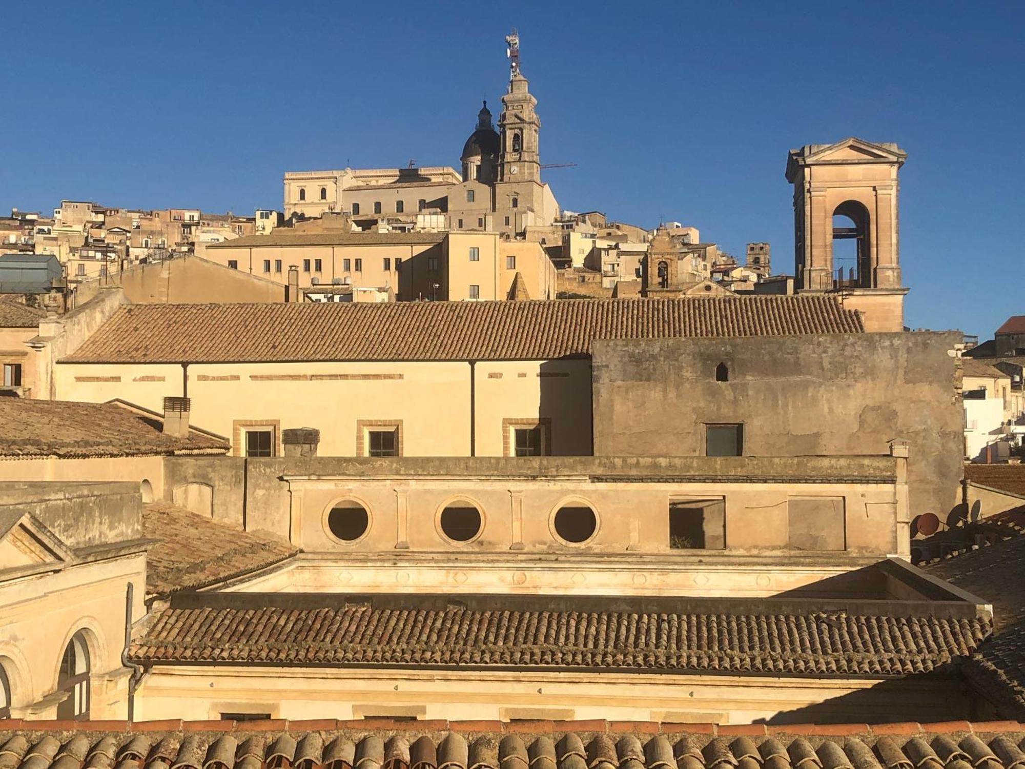 Il Piccolo Attico Bed & Breakfast Caltagirone Exterior photo