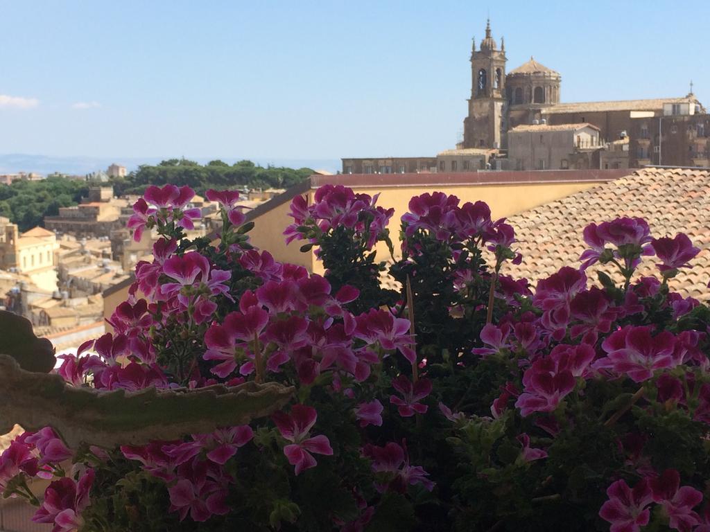 Il Piccolo Attico Bed & Breakfast Caltagirone Exterior photo