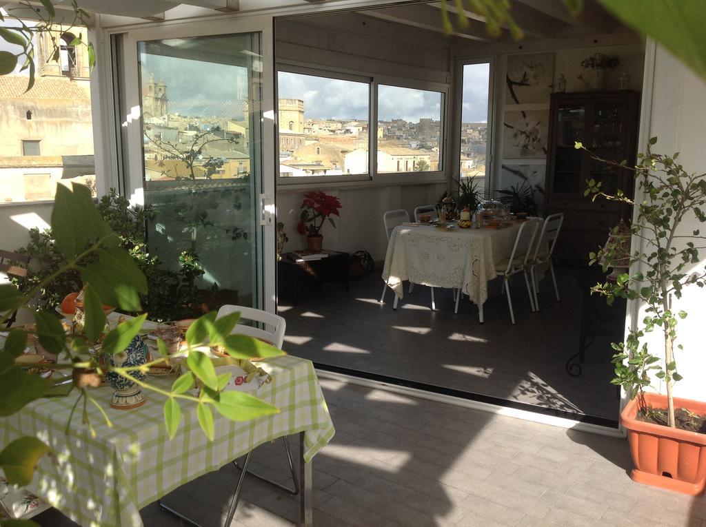 Il Piccolo Attico Bed & Breakfast Caltagirone Exterior photo