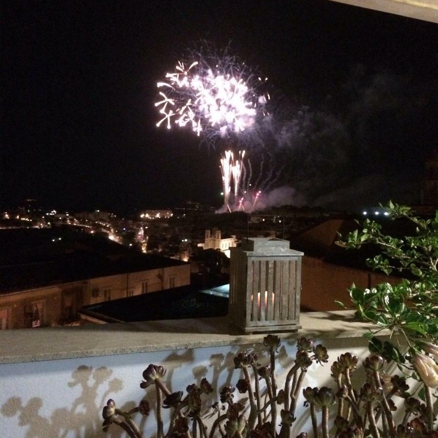 Il Piccolo Attico Bed & Breakfast Caltagirone Exterior photo