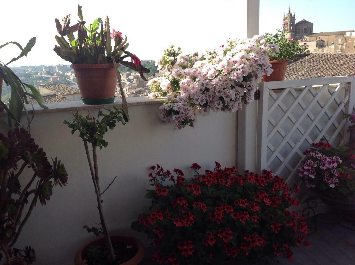 Il Piccolo Attico Bed & Breakfast Caltagirone Exterior photo
