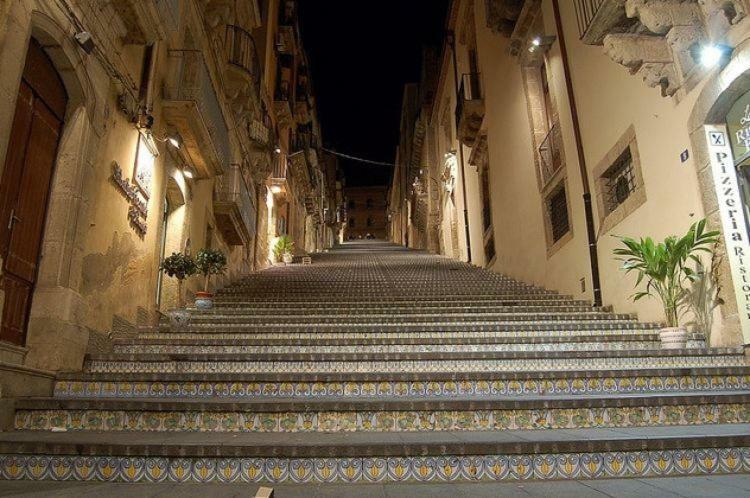 Il Piccolo Attico Bed & Breakfast Caltagirone Exterior photo